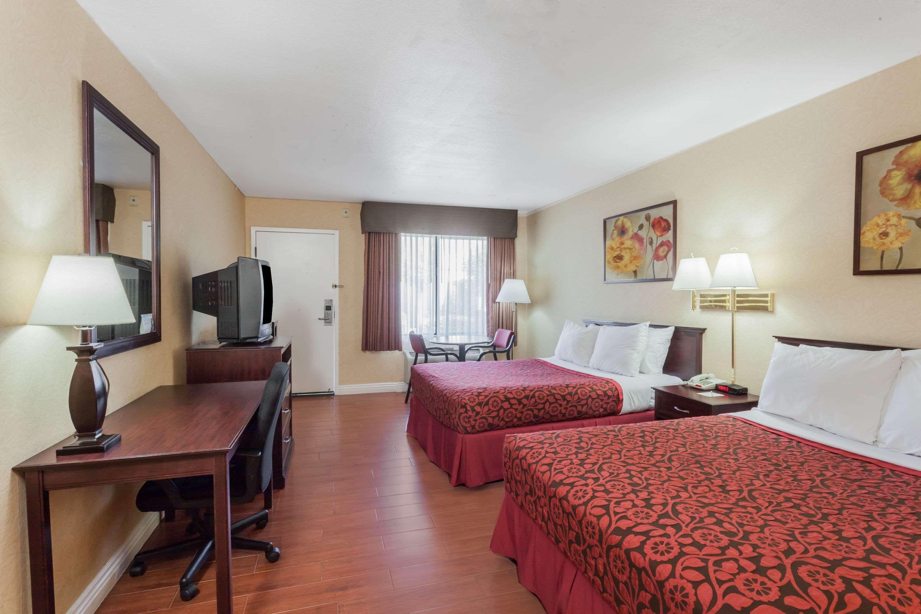 Hospitality Inn San Bernardino Exteriér fotografie
